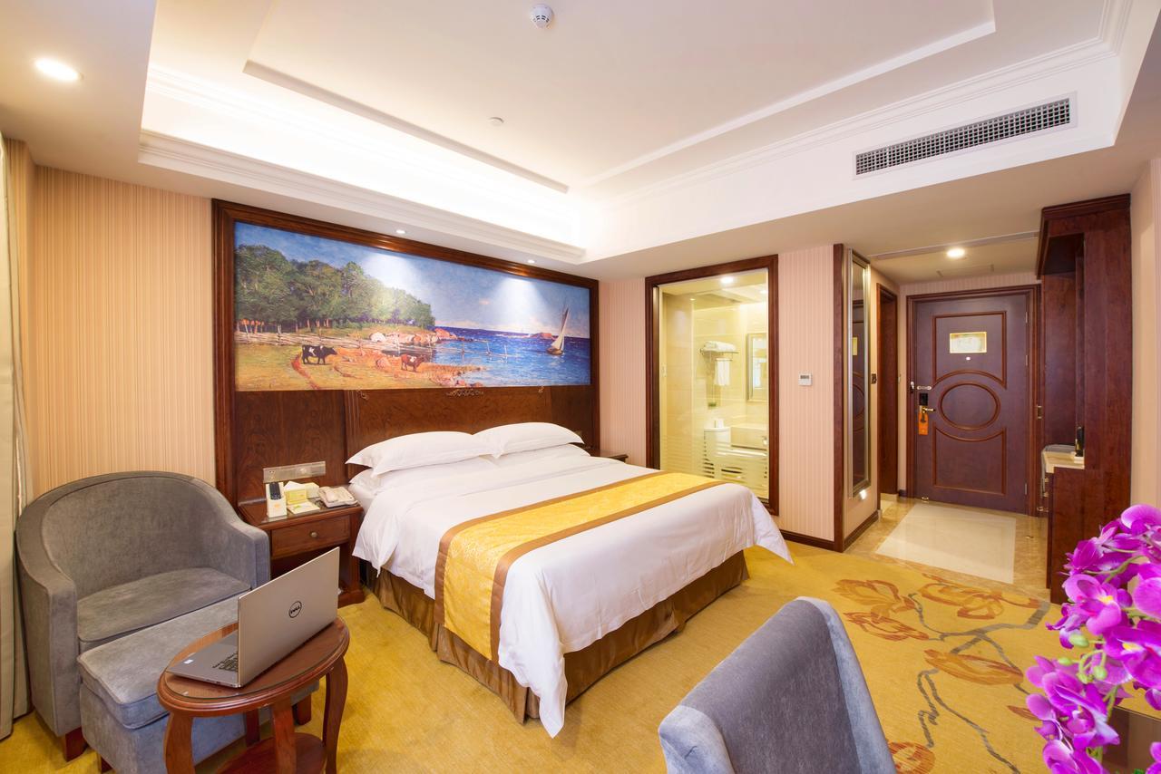 Vienna Hotel Jinshan New City Wanda Plaza Exterior photo