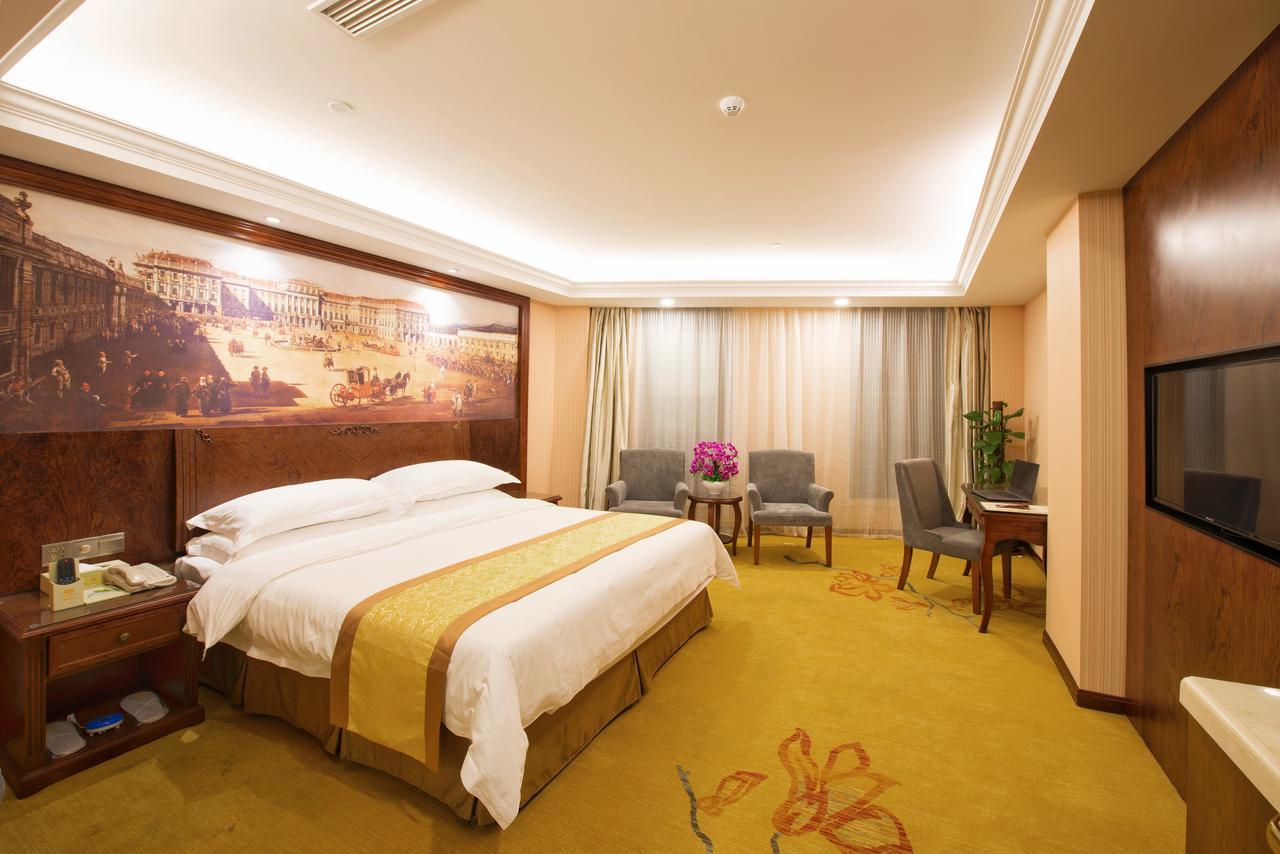Vienna Hotel Jinshan New City Wanda Plaza Exterior photo