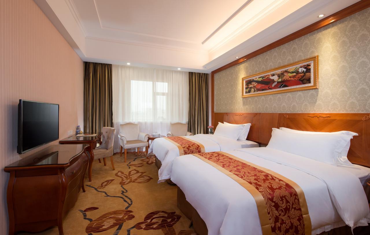 Vienna Hotel Jinshan New City Wanda Plaza Exterior photo