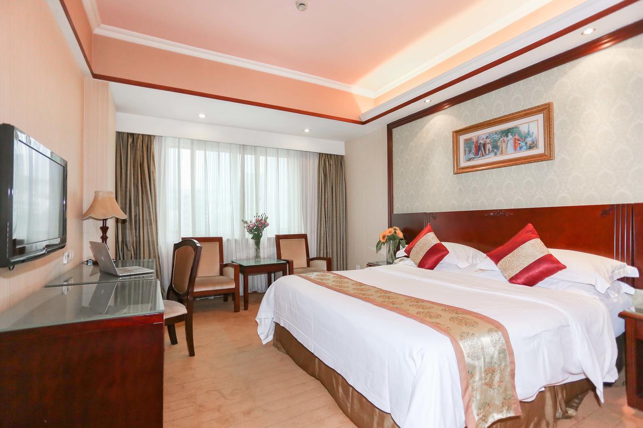 Vienna Hotel Jinshan New City Wanda Plaza Exterior photo